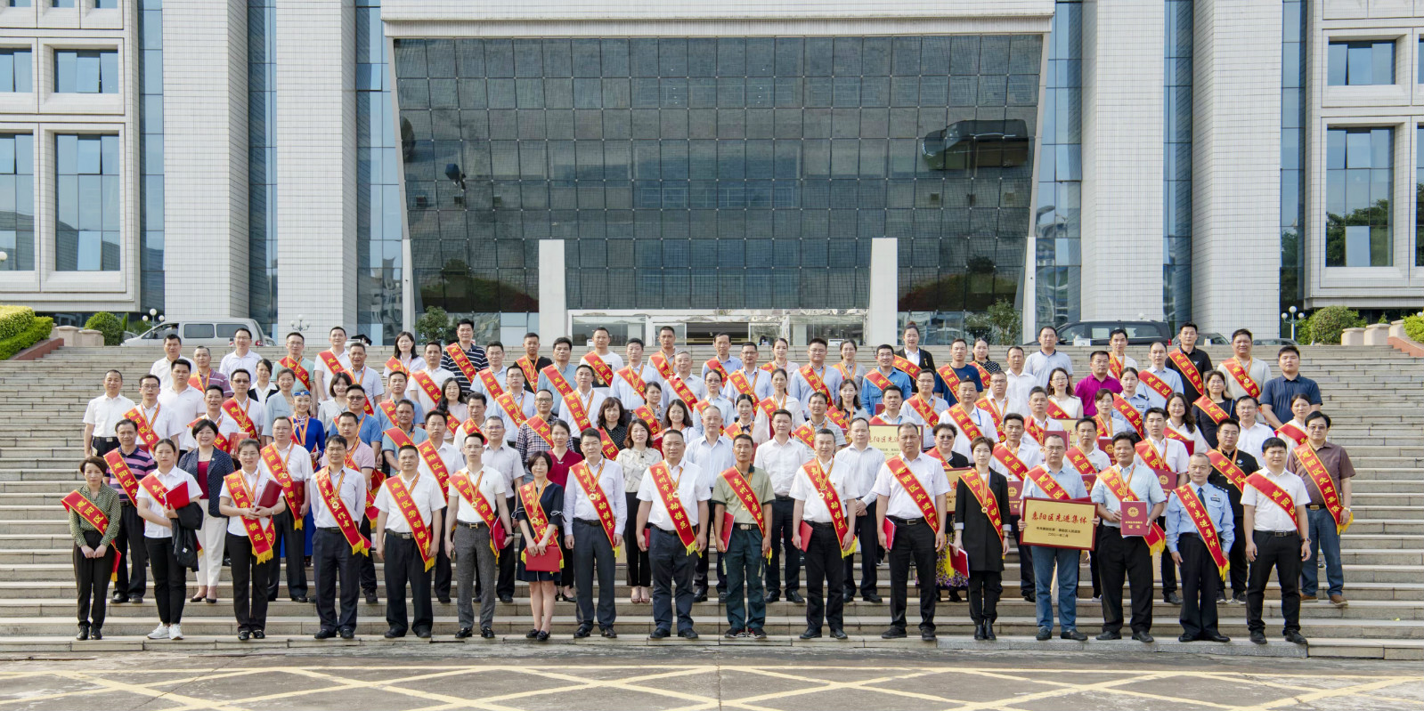 弘扬劳模心灵 凝聚奋进力量 —我司在惠阳区劳动圭表座谈会上获多项赞美